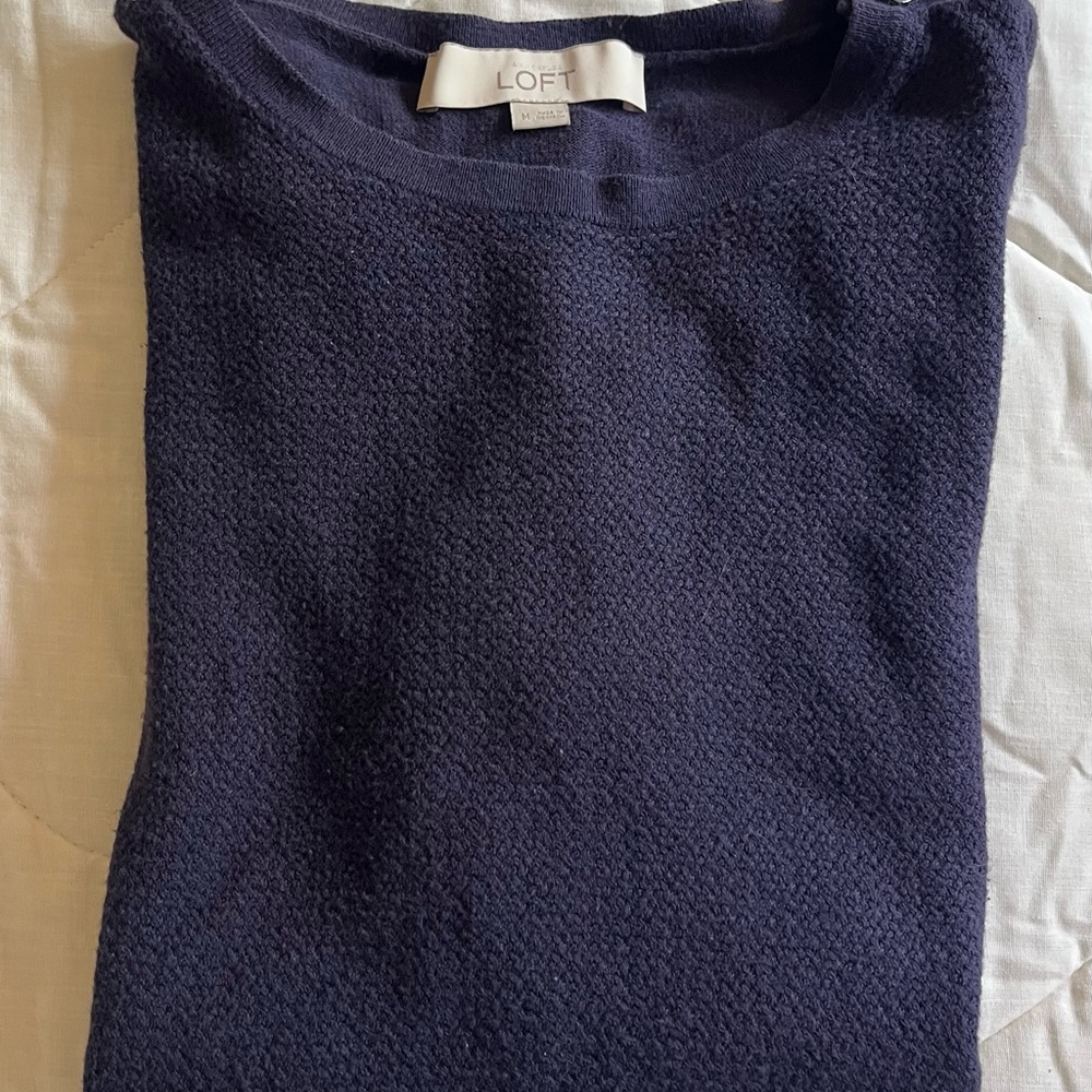 LOFT Ladies Sweater Size Medium Preloved